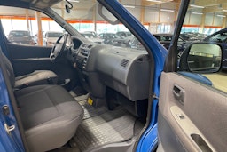 sininen Toyota Hiace 2010 kuva 15.