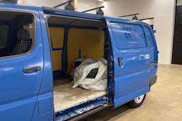 sininen Toyota Hiace 2010 kuva 20.