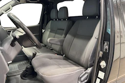 musta Toyota Hiace 2011 kuva 11.
