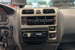 musta Toyota Hiace 2011 kuva 20.