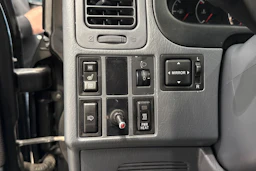 musta Toyota Hiace 2011 kuva 21.