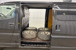valkoinen Toyota Hiace 2010 kuva 5.