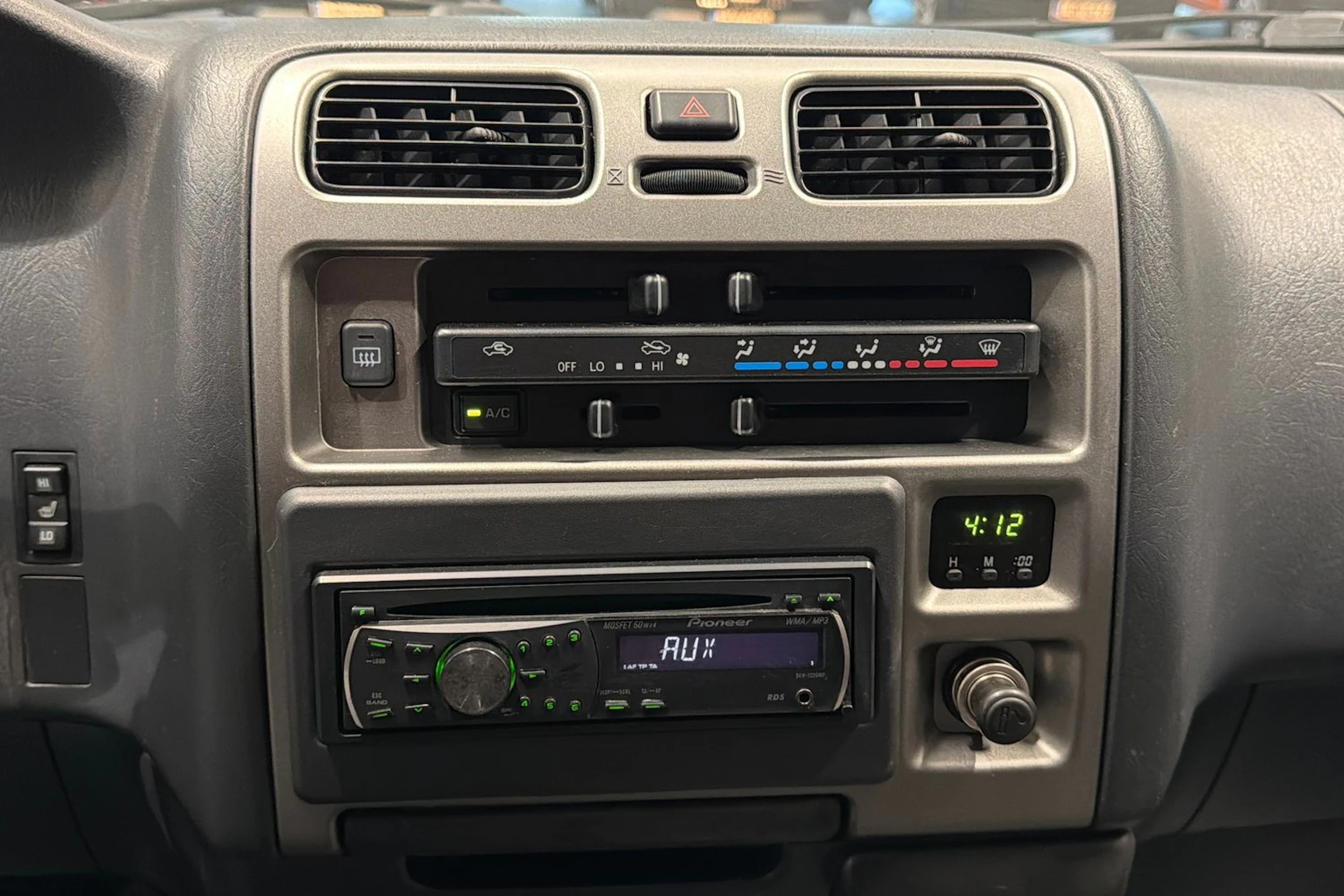 sininen Toyota HIACE 2011 kuva 20.