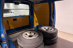 sininen Toyota HIACE 2011 kuva 24.