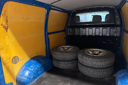 sininen Toyota HIACE 2011 kuva 28.
