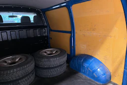 sininen Toyota HIACE 2011 kuva 29.