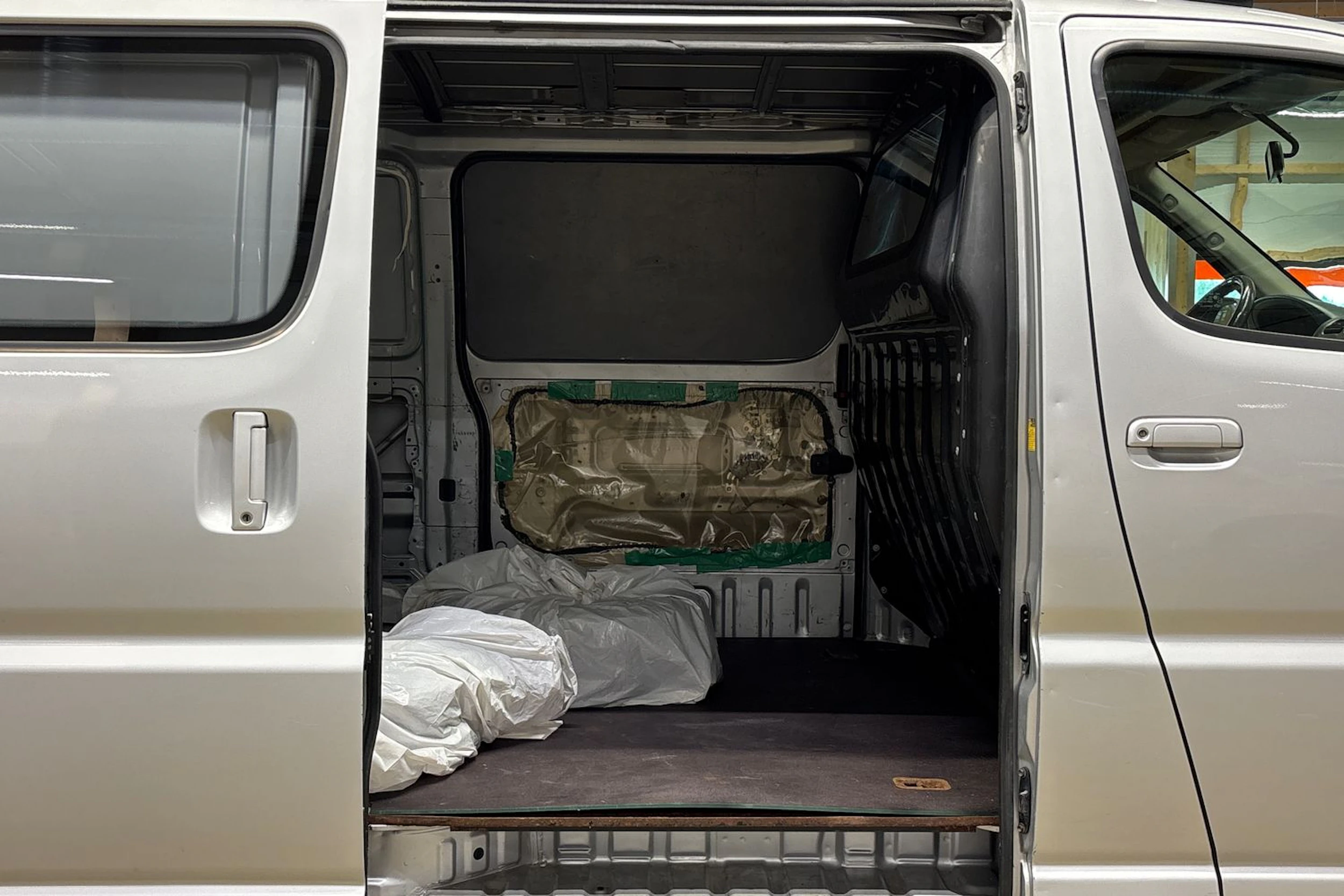 hopea Toyota Hiace 2011 kuva 25.