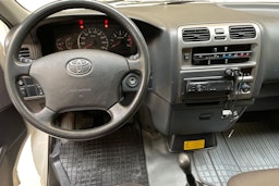 valkoinen Toyota Hiace 2011 kuva 9.