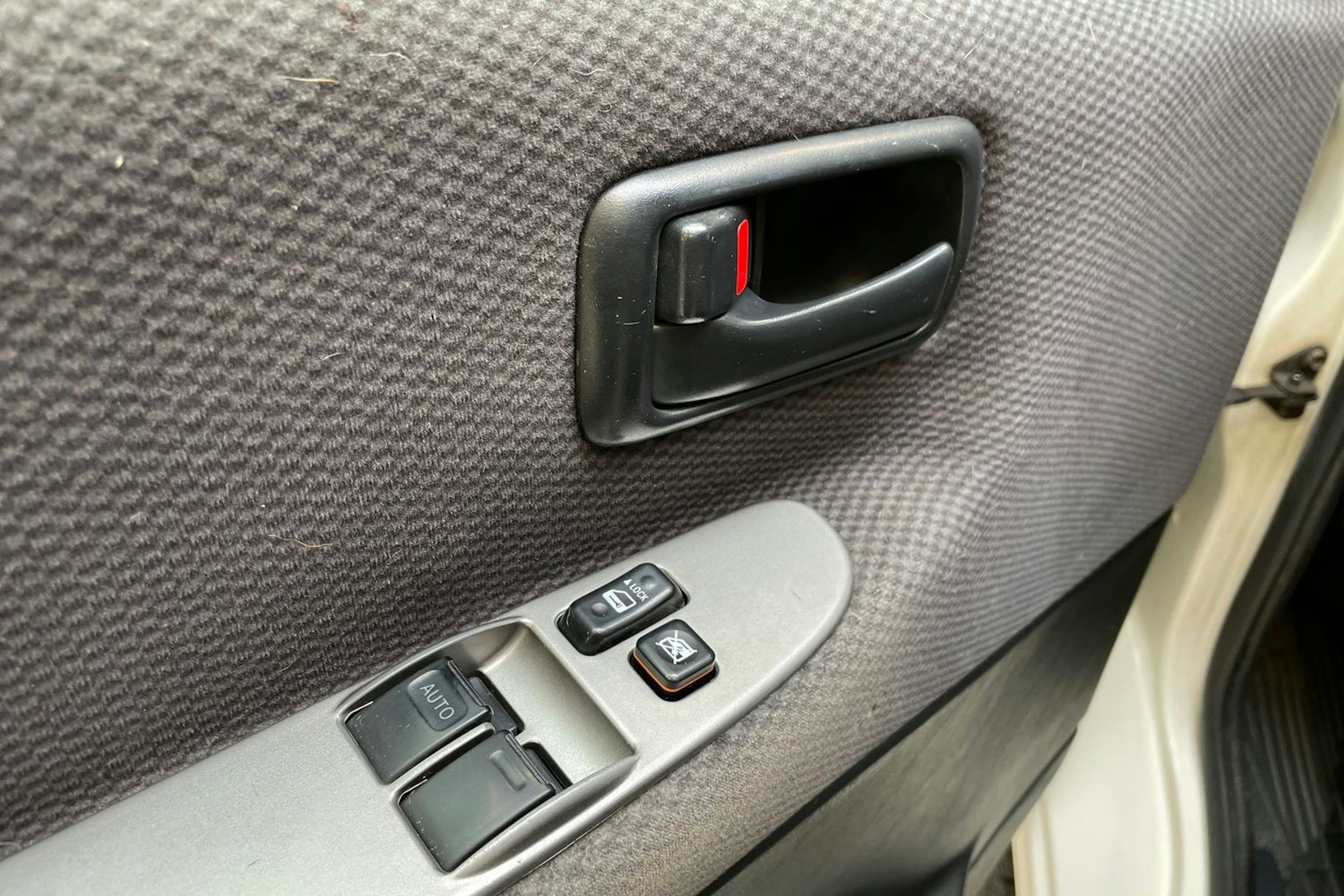 valkoinen Toyota Hiace 2011 kuva 21.