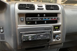 valkoinen Toyota Hiace 2011 kuva 23.
