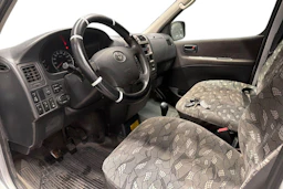 Hopea Toyota HIACE 2011 kuva 3.