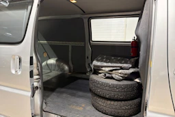 Hopea Toyota HIACE 2011 kuva 19.