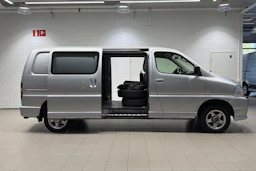 Hopea Toyota HIACE 2011 kuva 23.