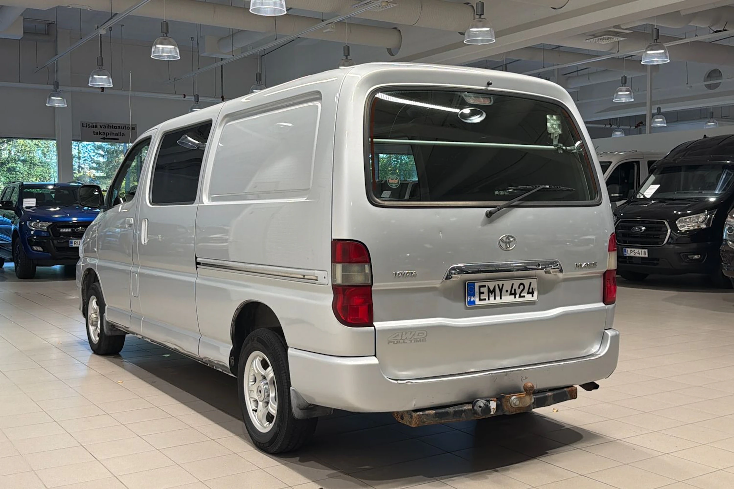 Hopea Toyota HIACE 2011 kuva 24.