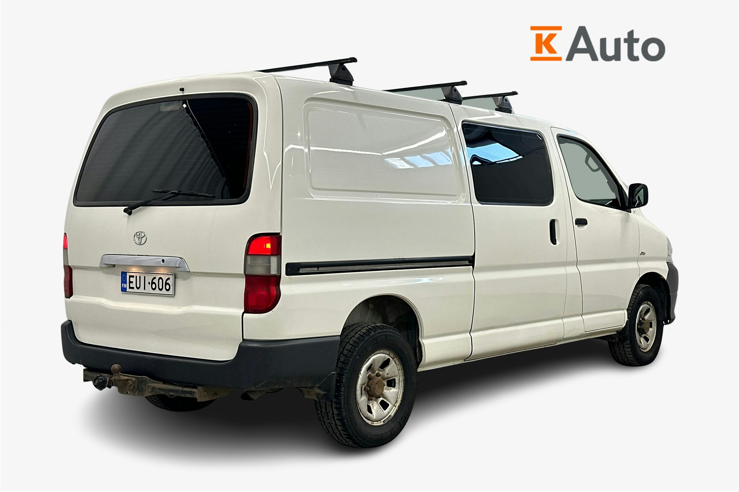 valkoinen Toyota Hiace 2011 kuva 3.