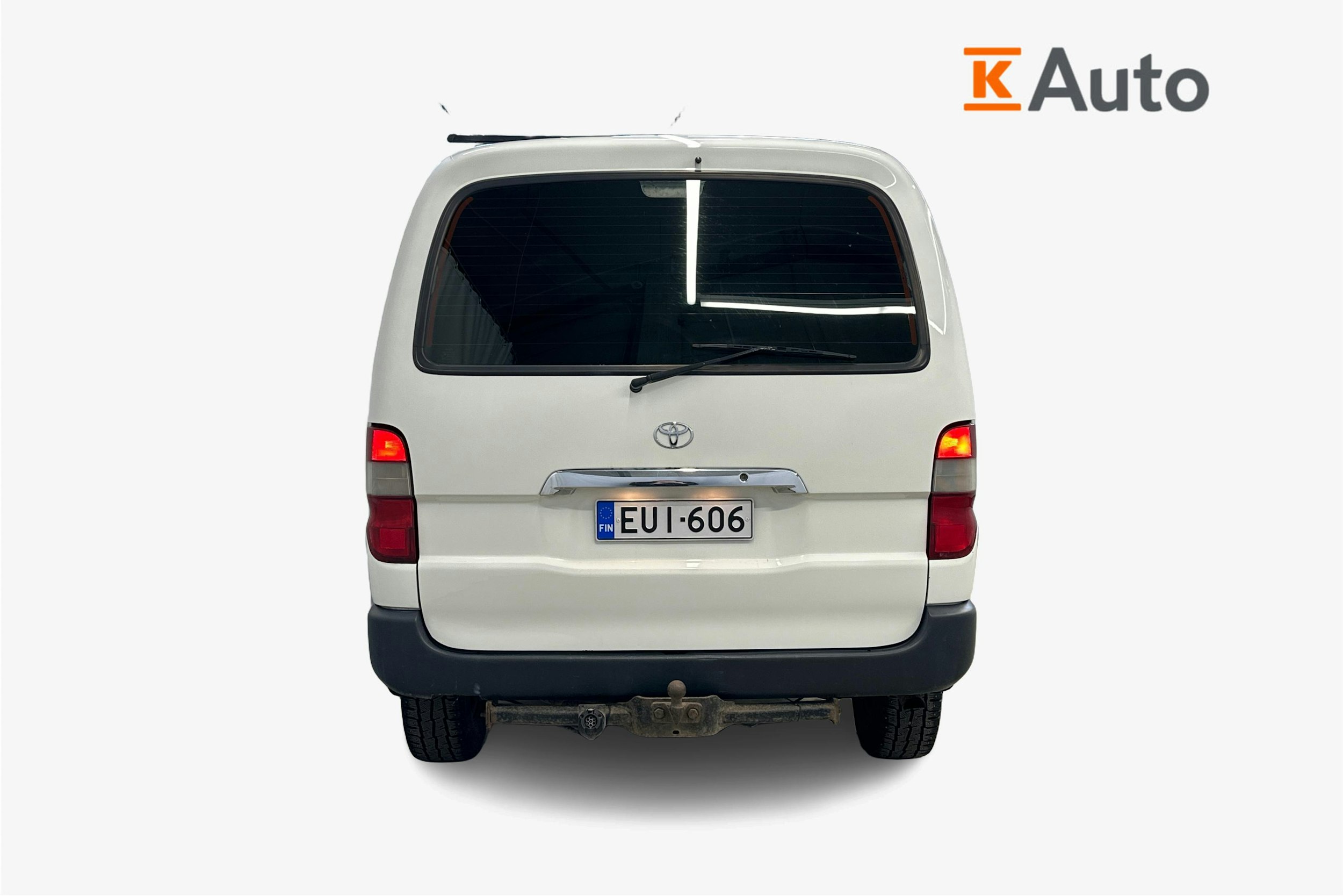 valkoinen Toyota Hiace 2011 kuva 4.
