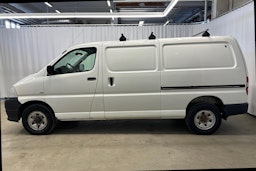 valkoinen Toyota Hiace 2011 kuva 8.