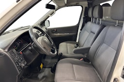 valkoinen Toyota Hiace 2011 kuva 11.