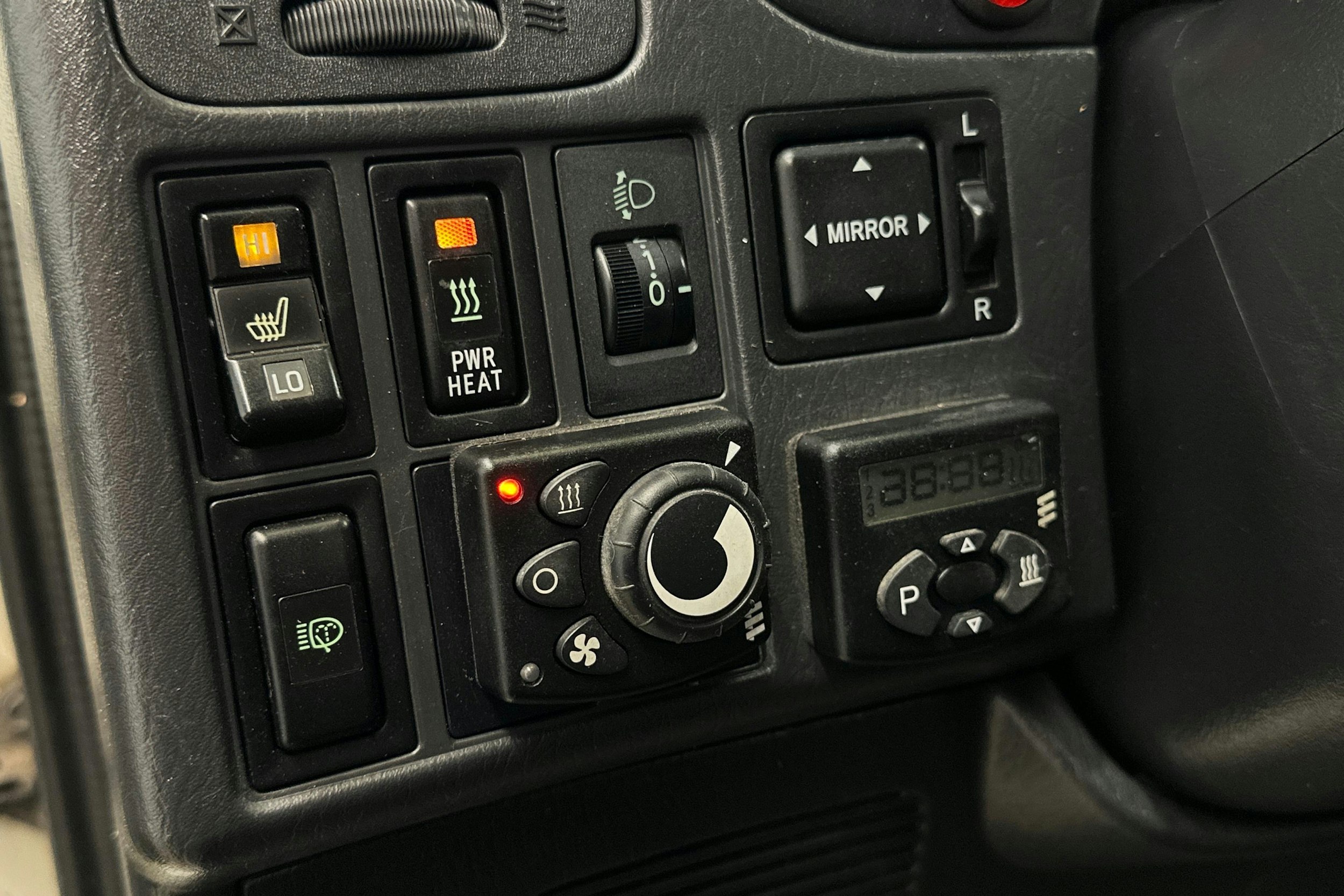 valkoinen Toyota Hiace 2011 kuva 12.