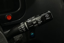 valkoinen Toyota Hiace 2011 kuva 17.