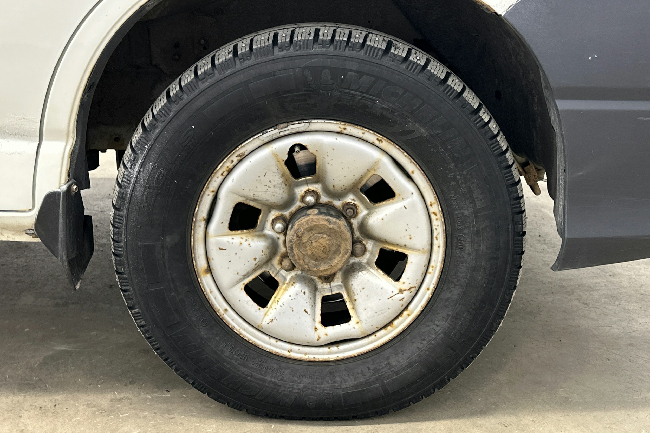 valkoinen Toyota Hiace 2011 kuva 24.