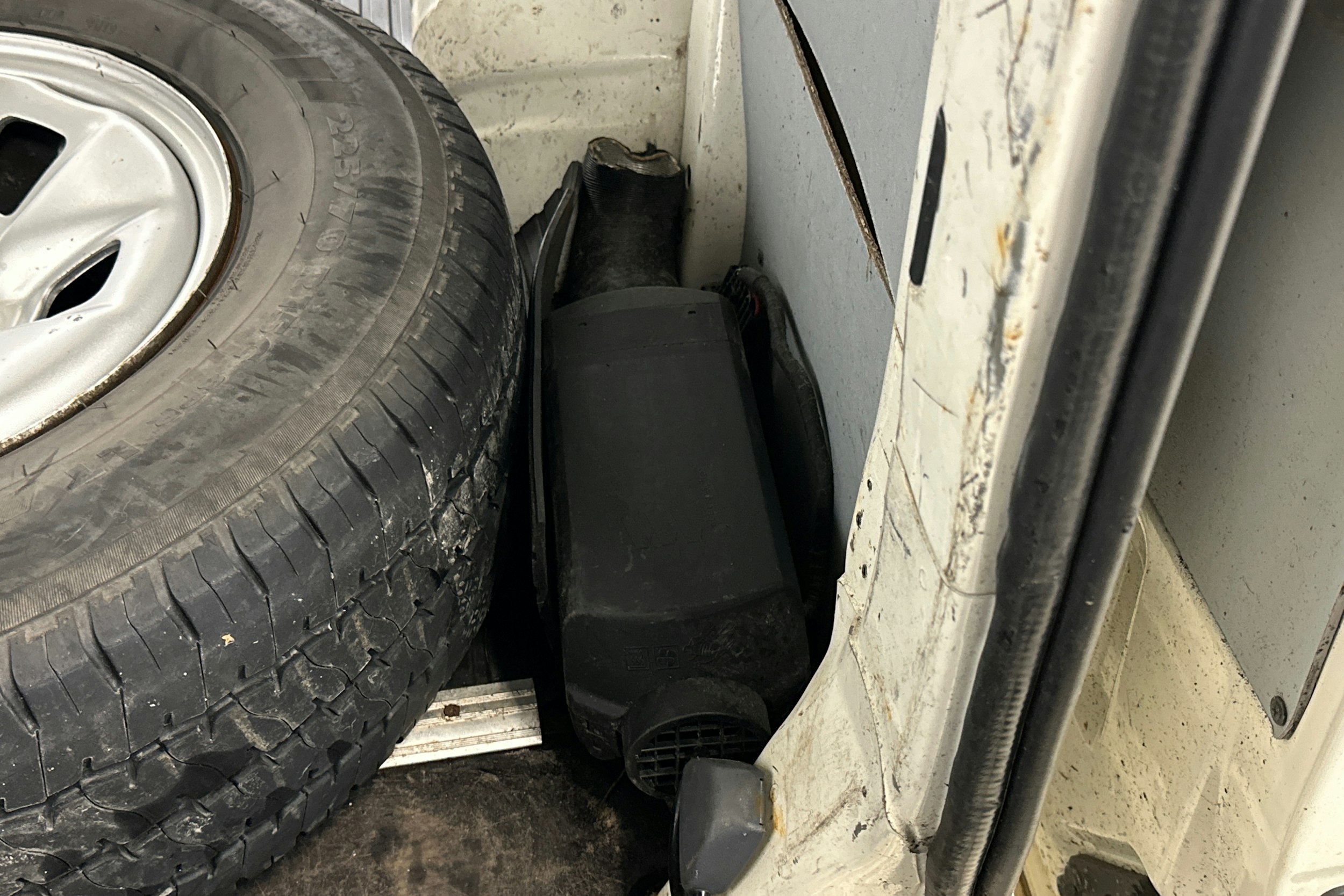 valkoinen Toyota Hiace 2011 kuva 25.