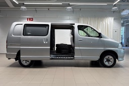 Hopea Toyota HIACE 2011 kuva 13.