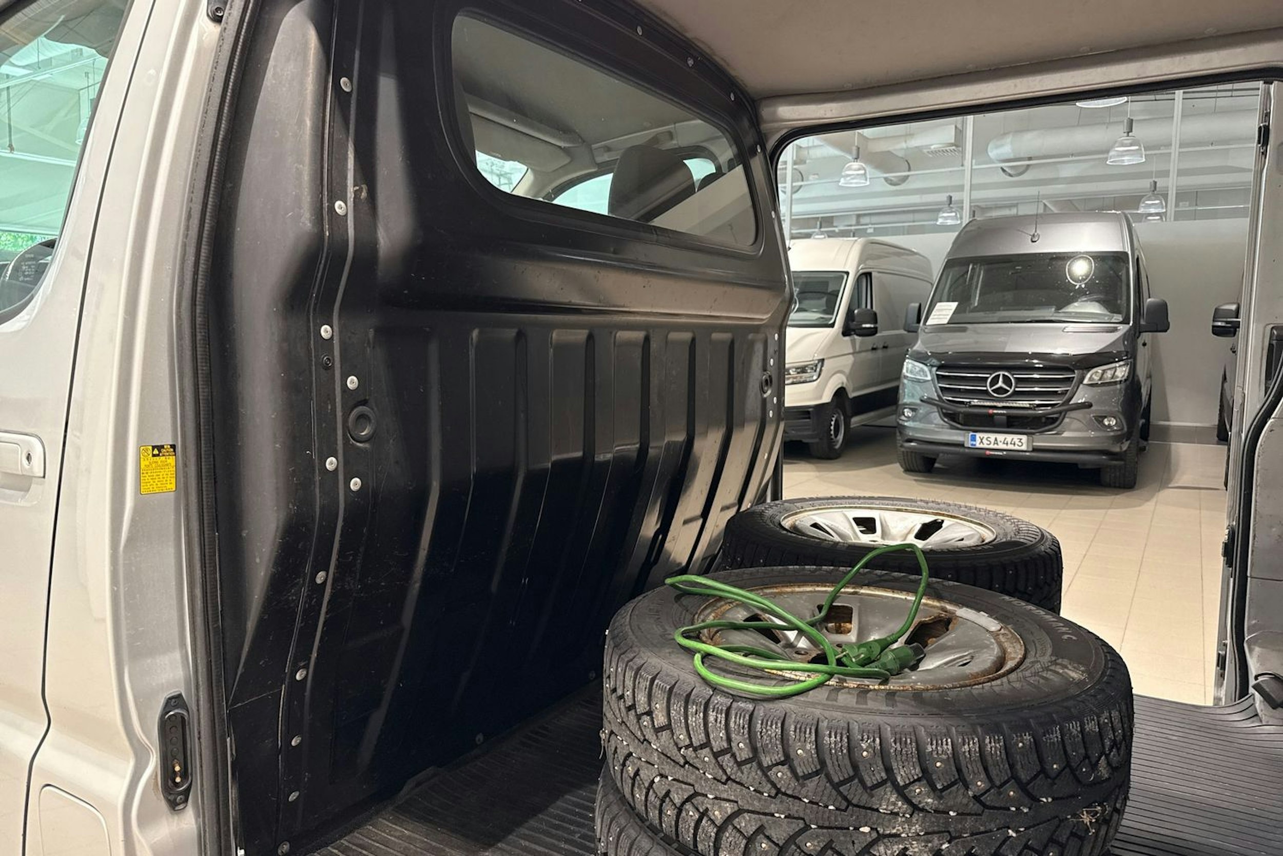 Hopea Toyota HIACE 2011 kuva 16.