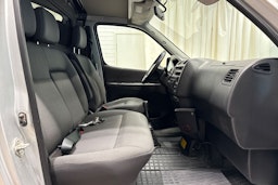 Hopea Toyota HIACE 2011 kuva 18.