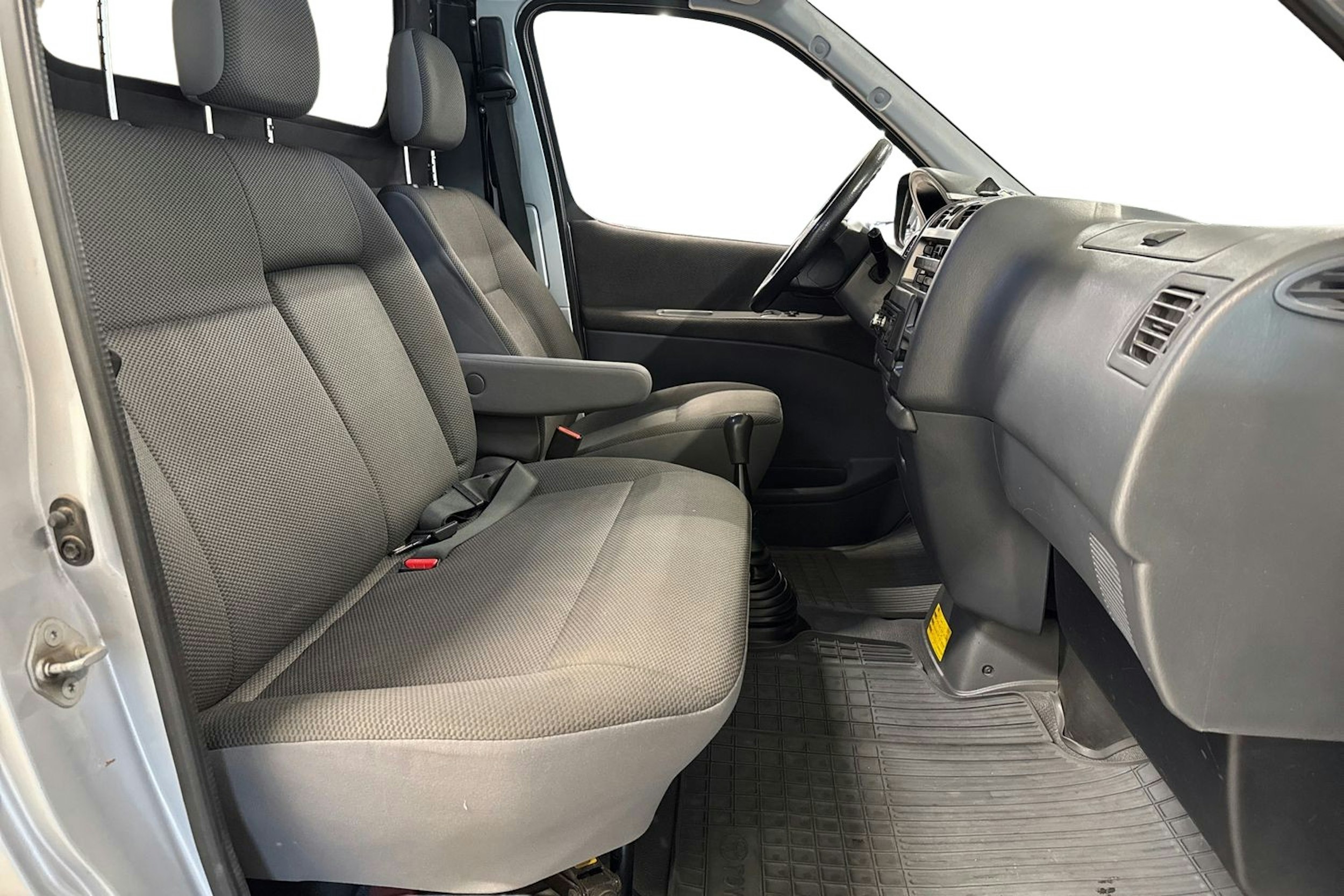 Hopea Toyota HIACE 2011 kuva 10.