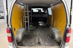 Hopea Toyota HIACE 2011 kuva 14.