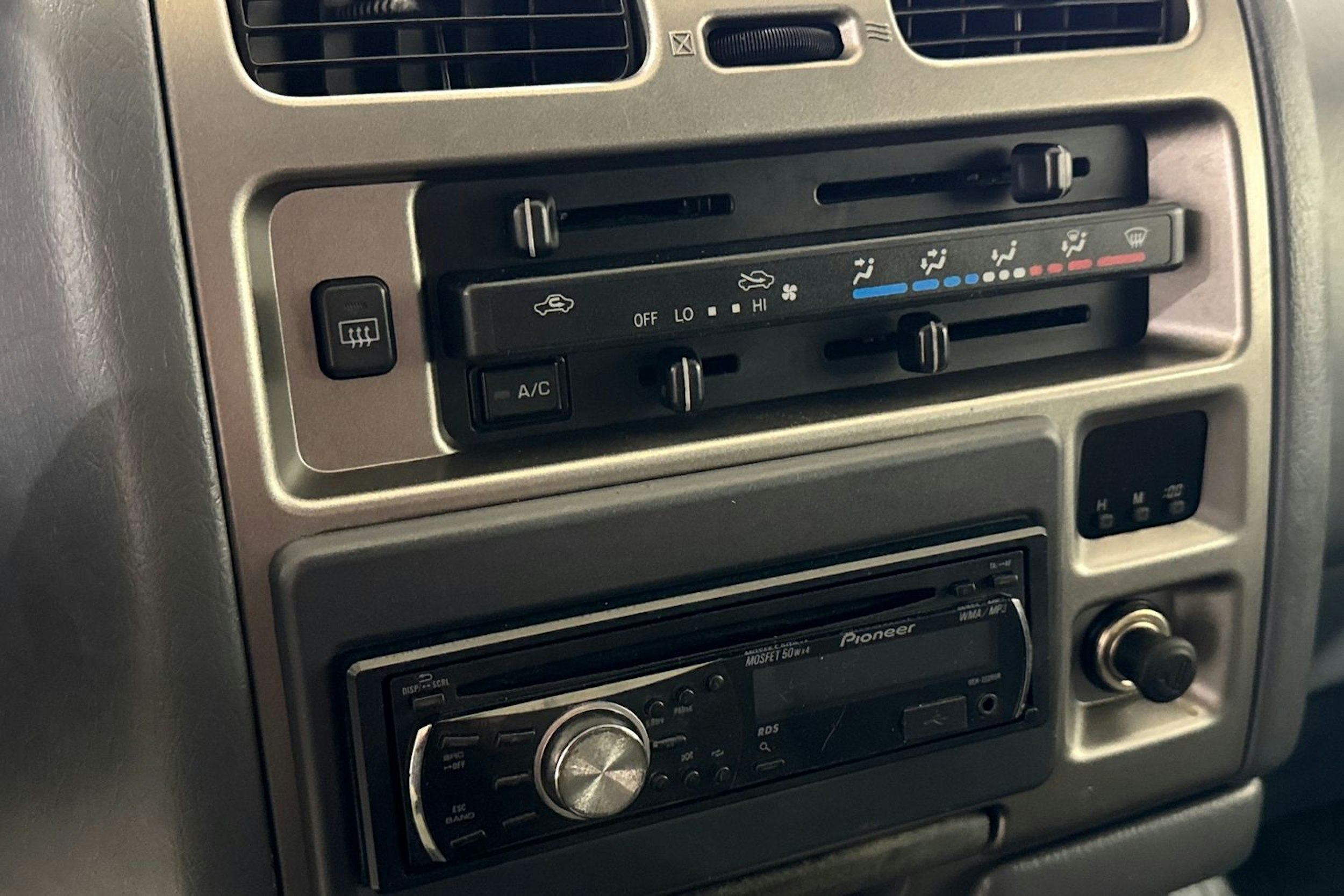 Hopea Toyota HIACE 2011 kuva 15.
