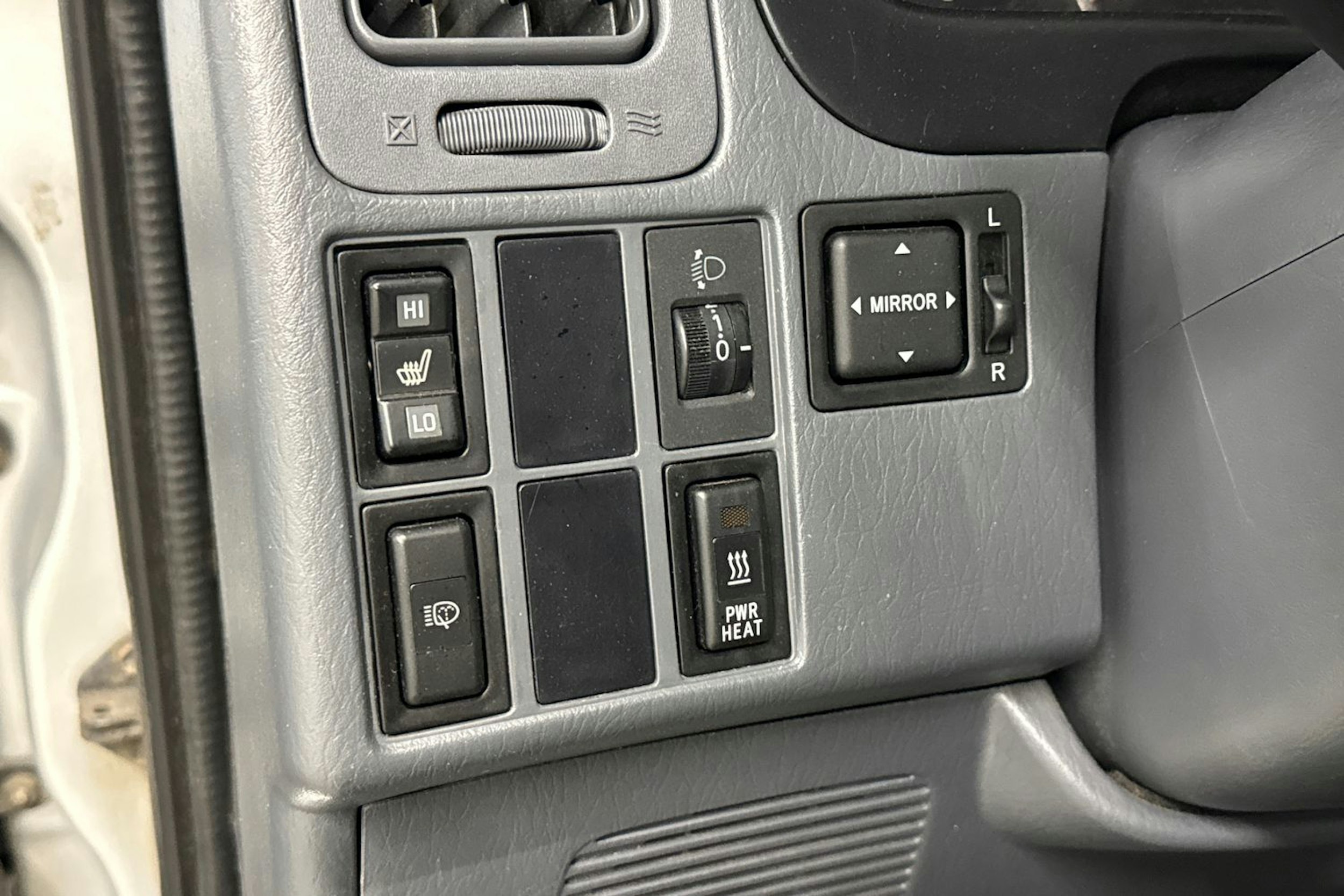 Hopea Toyota HIACE 2011 kuva 16.