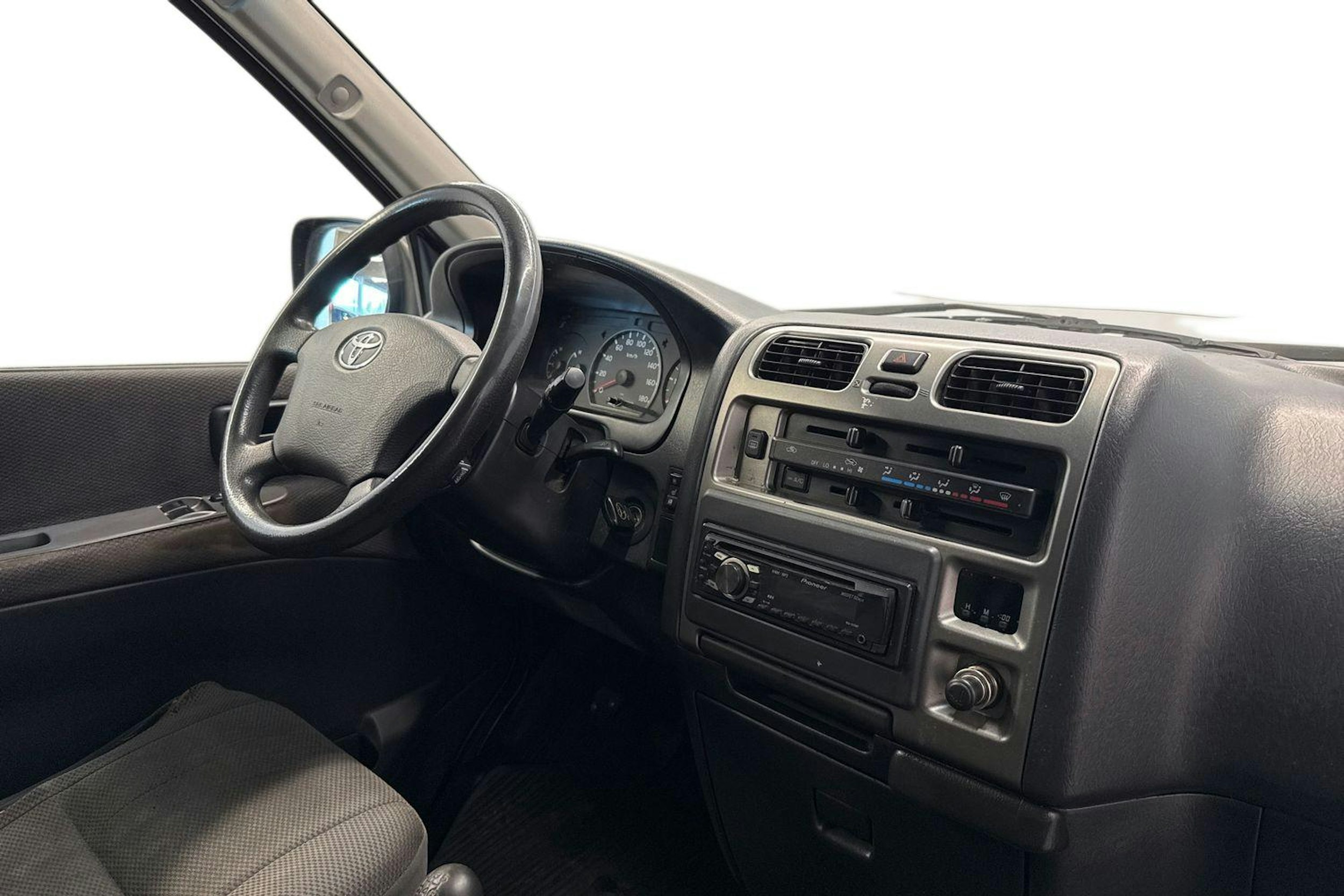 sininen Toyota Hiace 2011 kuva 10.