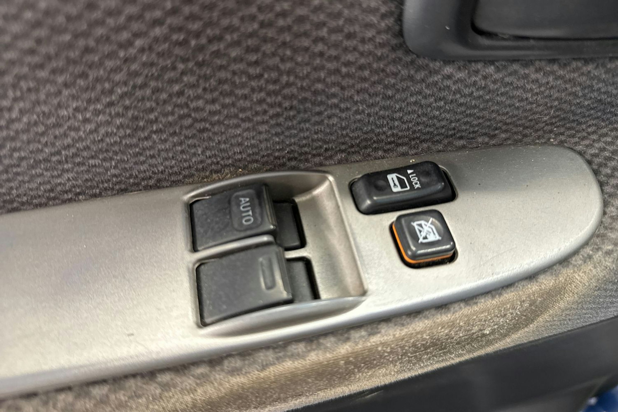 sininen Toyota Hiace 2011 kuva 16.