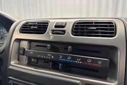 sininen Toyota Hiace 2011 kuva 17.