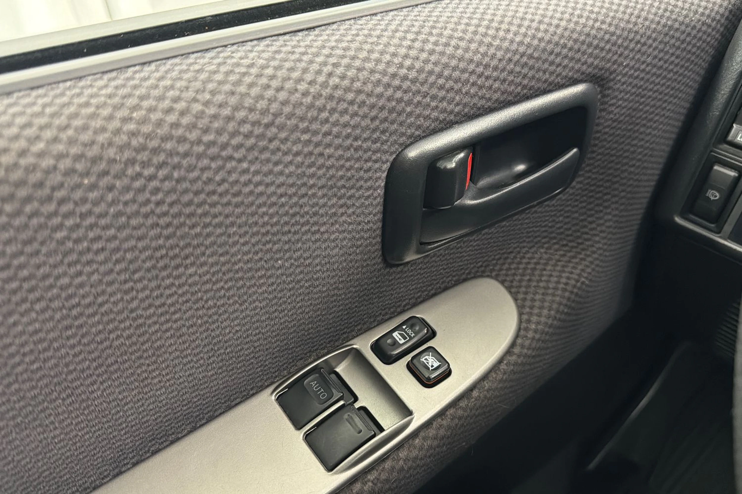hopea Toyota Hiace 2011 kuva 18.