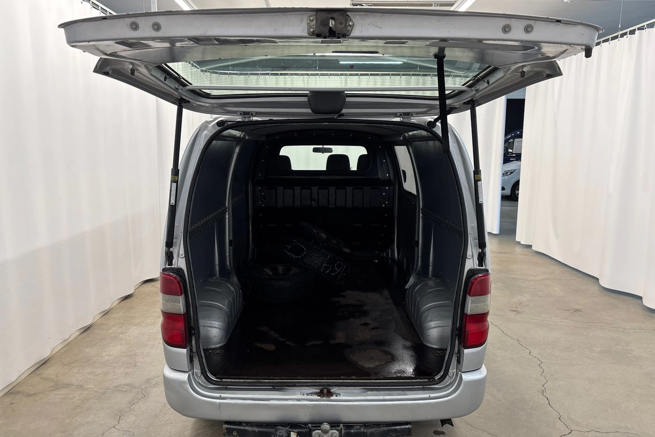 met. hopea Toyota Hiace 2011 kuva 16.