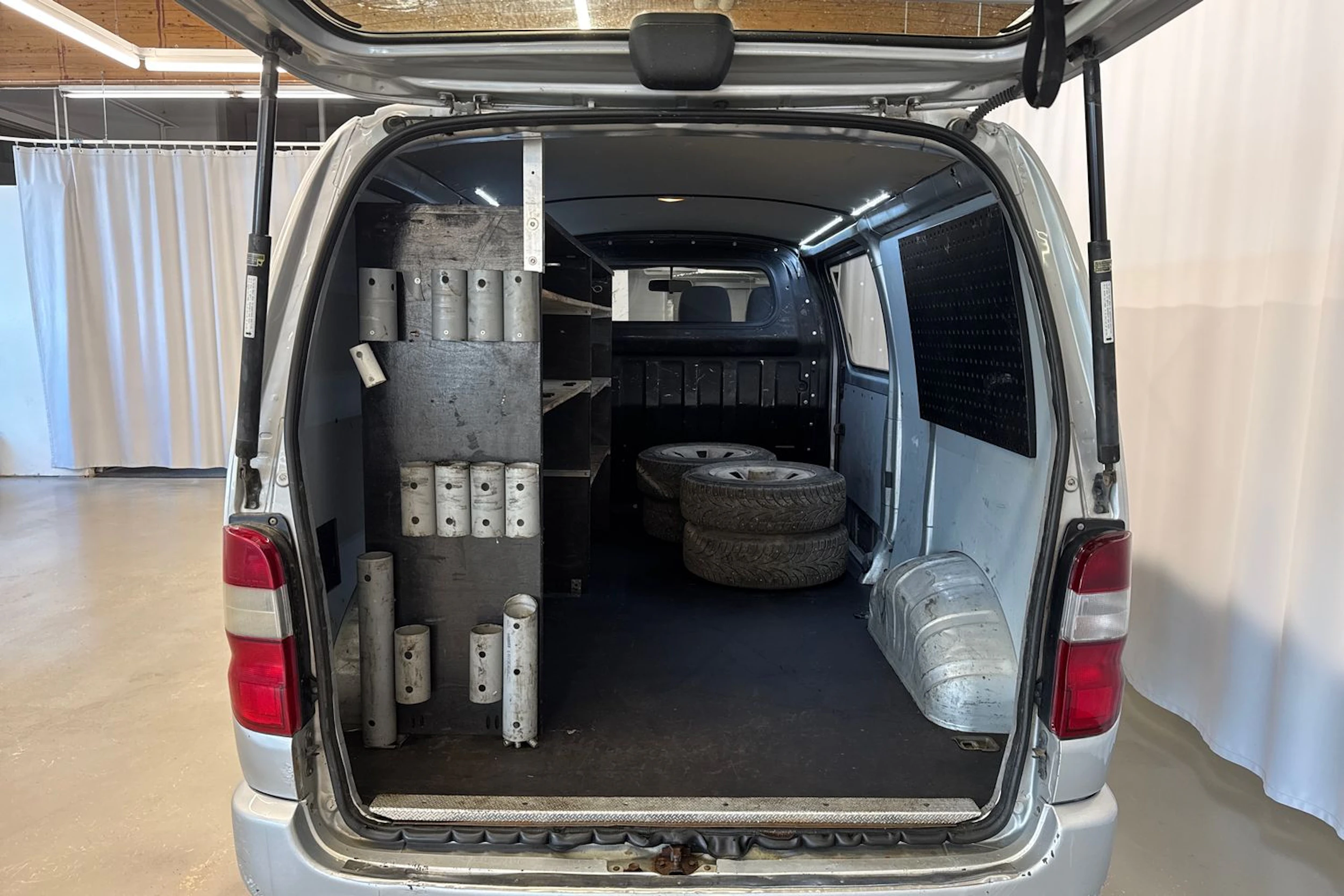 hopea Toyota Hiace 2011 kuva 19.