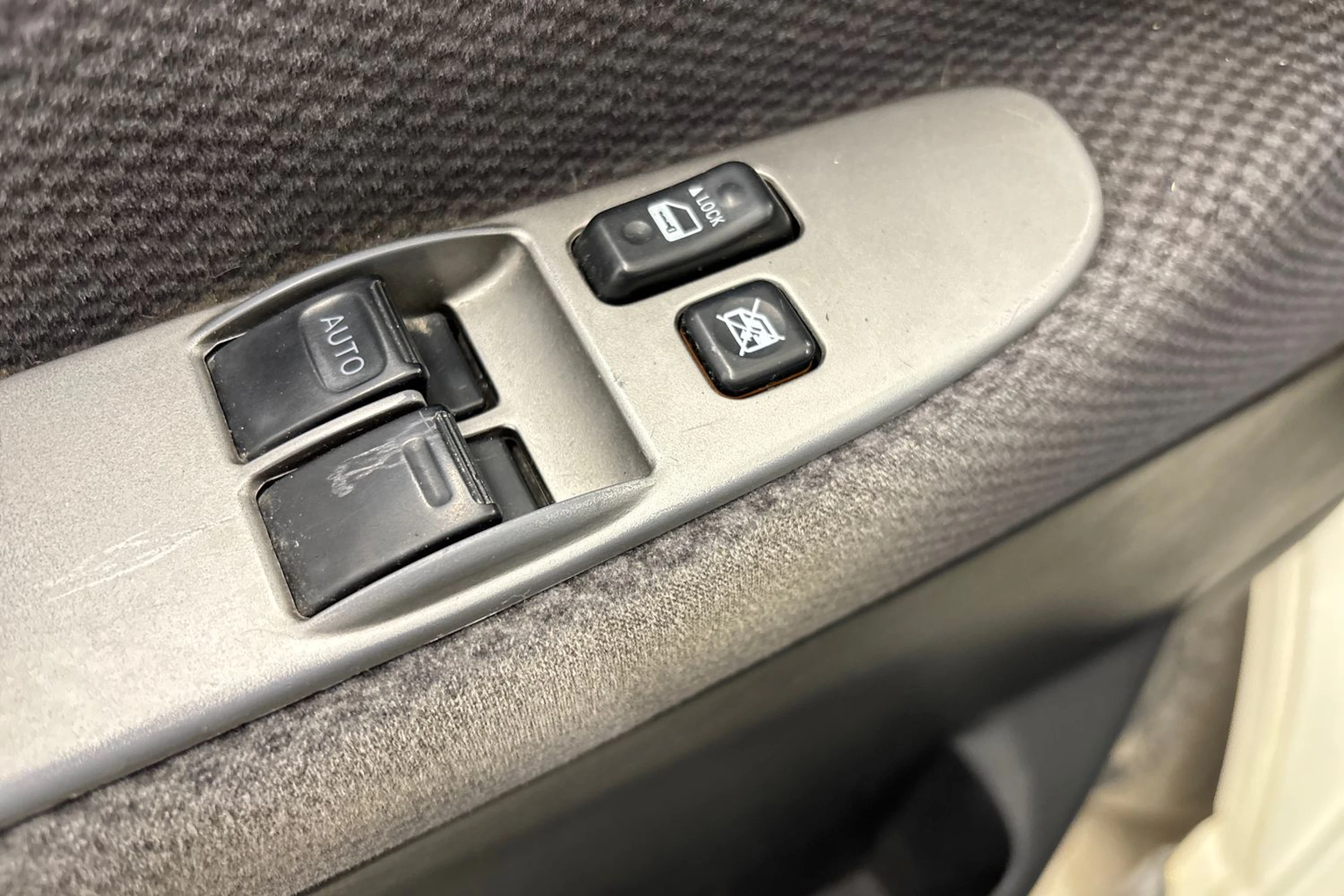 valkoinen Toyota Hiace 2011 kuva 16.