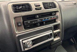 valkoinen Toyota Hiace 2011 kuva 20.