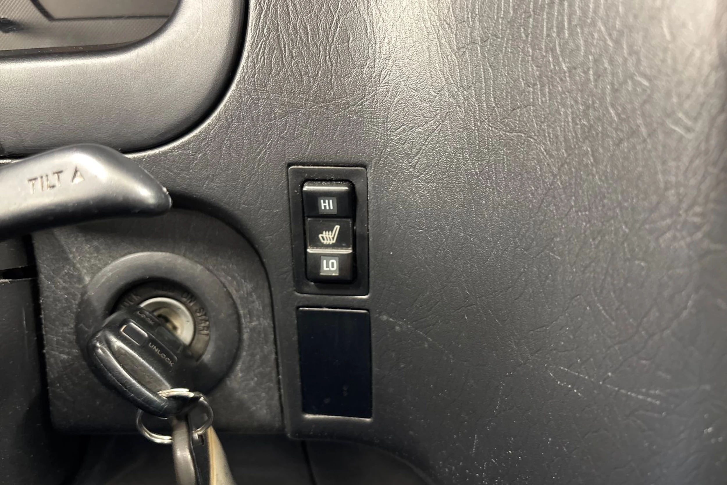 valkoinen Toyota Hiace 2011 kuva 21.