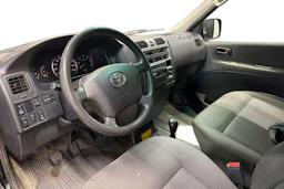 musta Toyota Hiace 2012 kuva 3.
