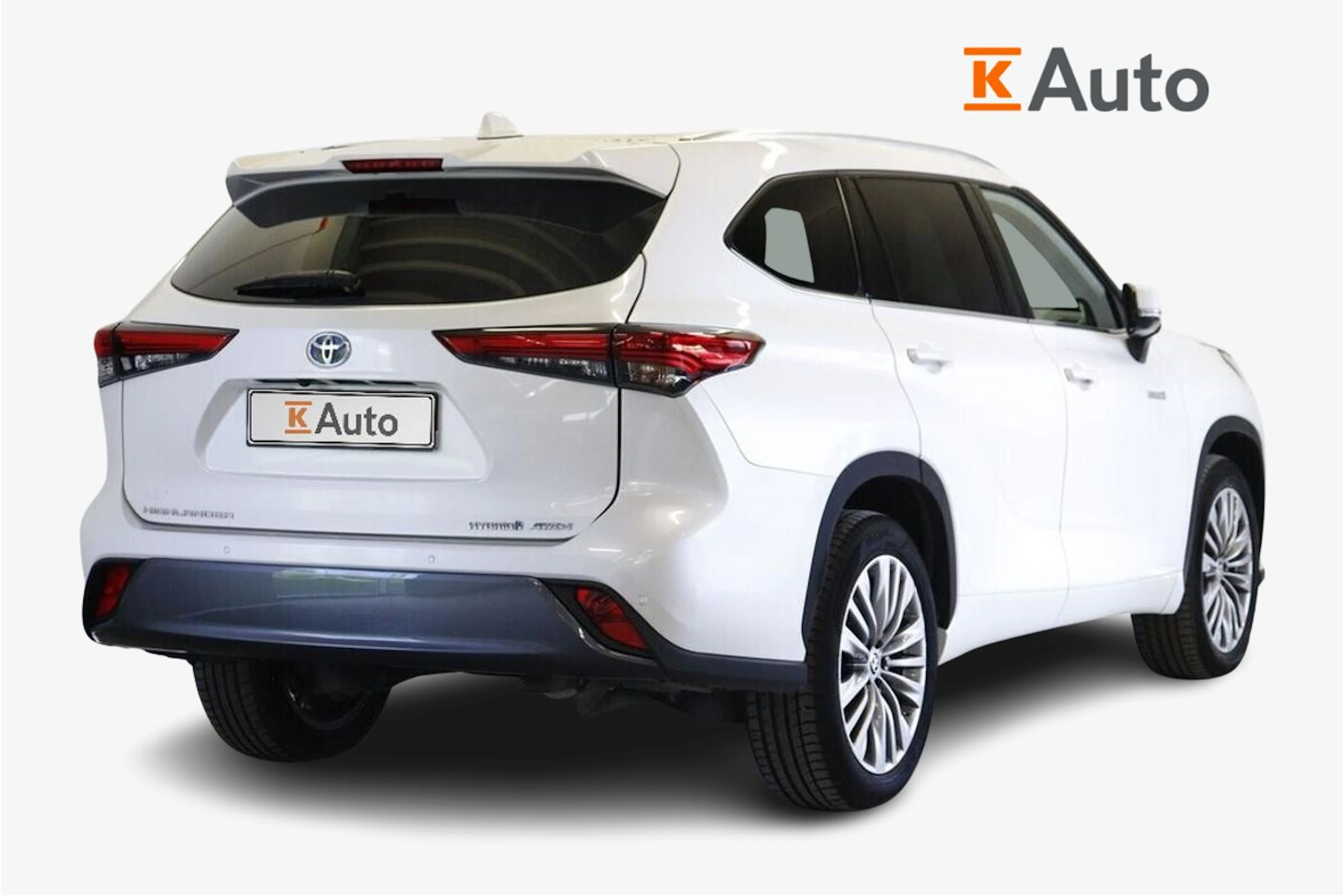 valkoinen Toyota Highlander 2021 kuva 2.