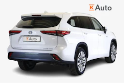 valkoinen Toyota Highlander 2021 kuva 2.