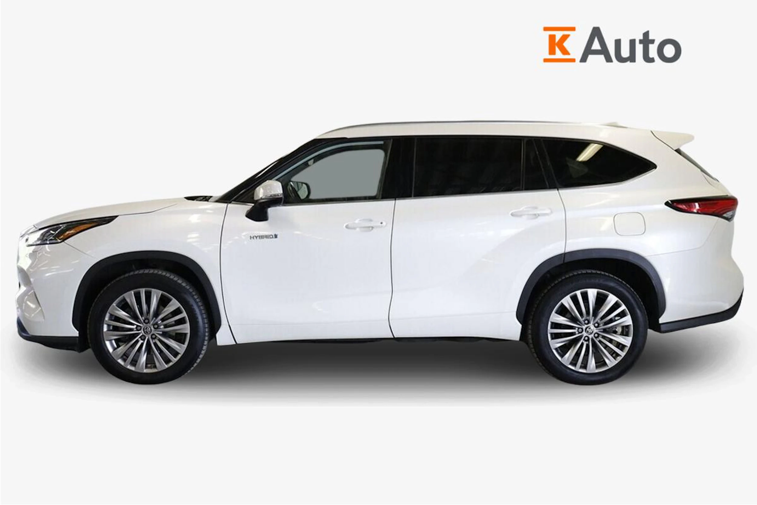 valkoinen Toyota Highlander 2021 kuva 3.