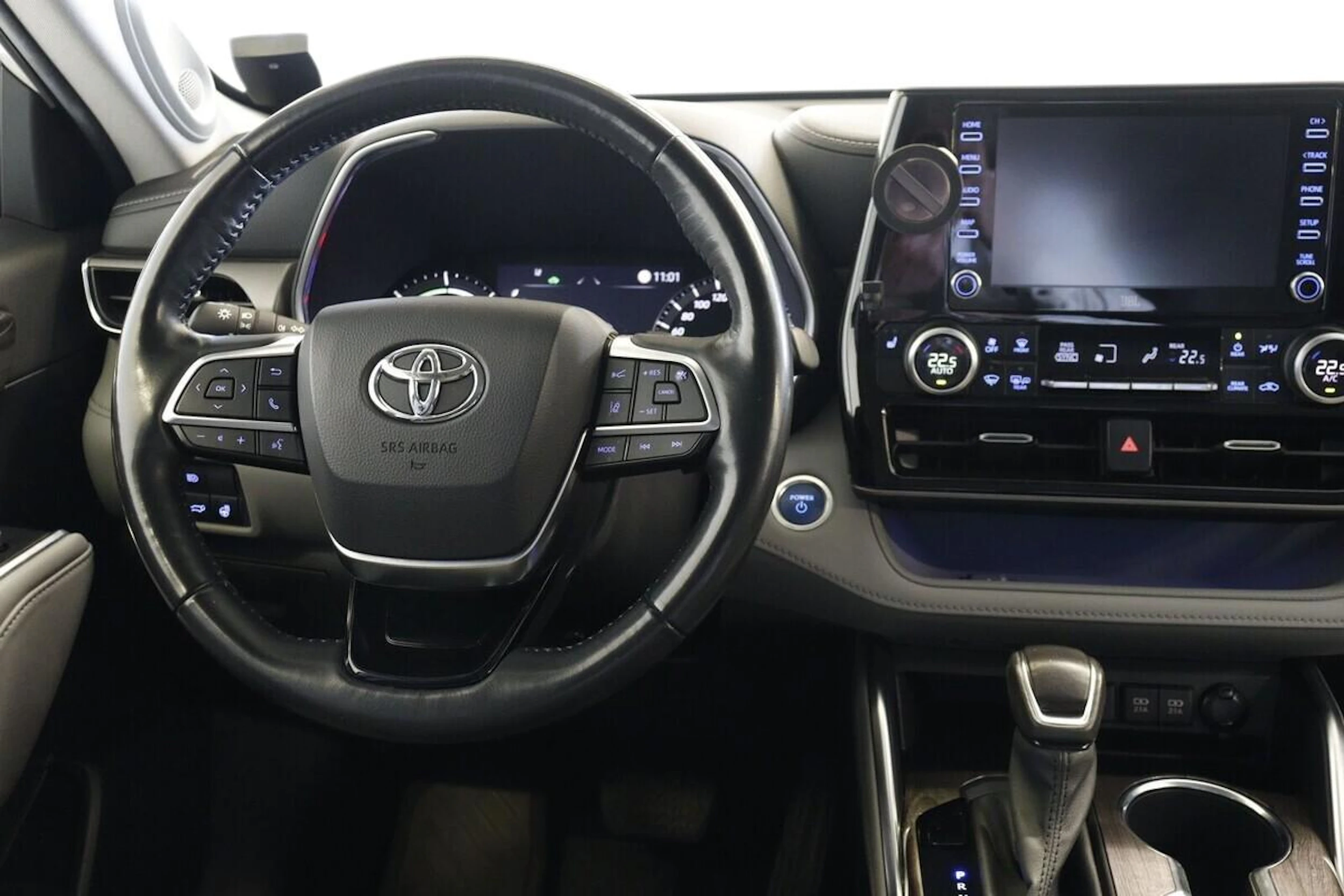 valkoinen Toyota Highlander 2021 kuva 7.