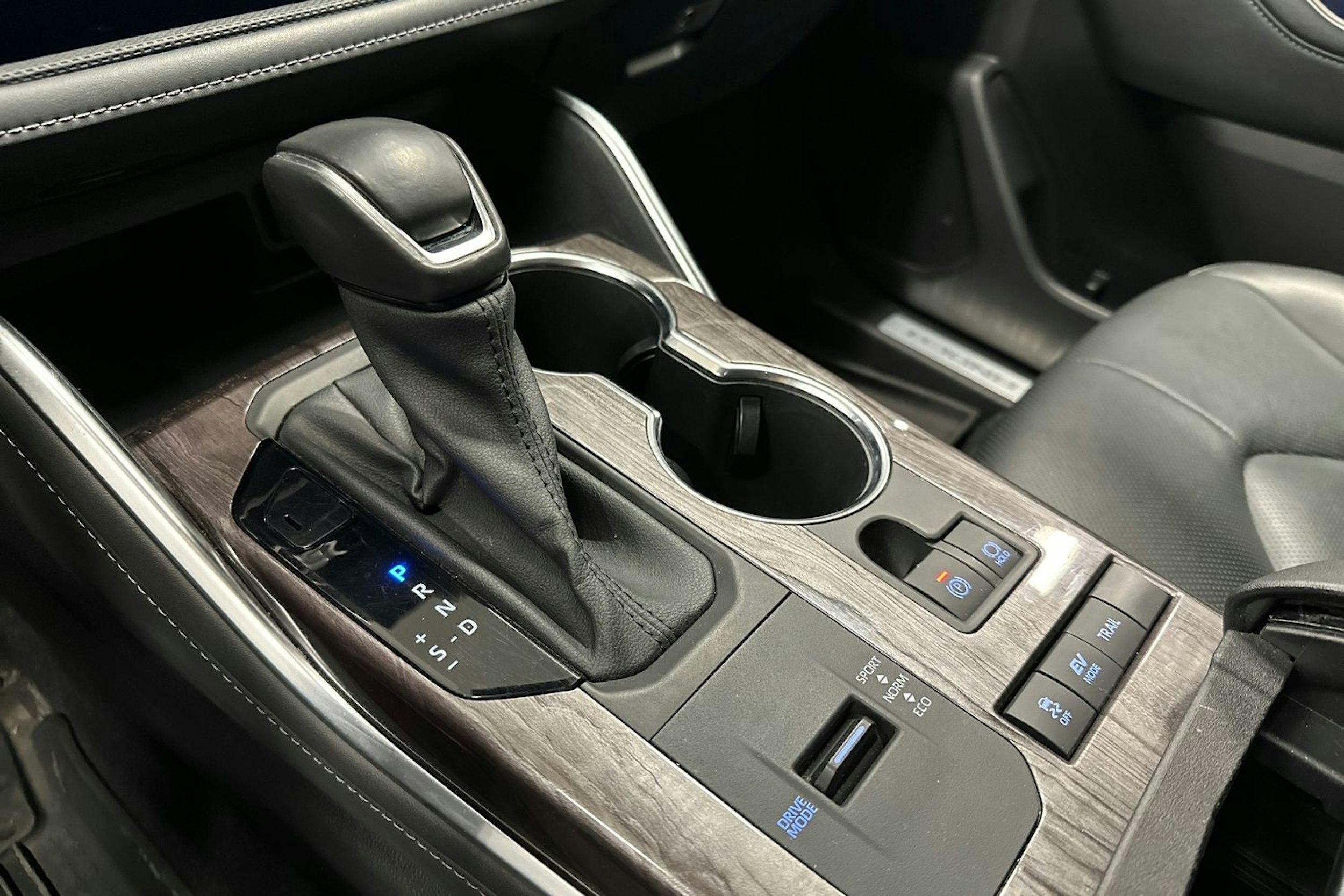 met. ruskea Toyota Highlander 2021 kuva 22.
