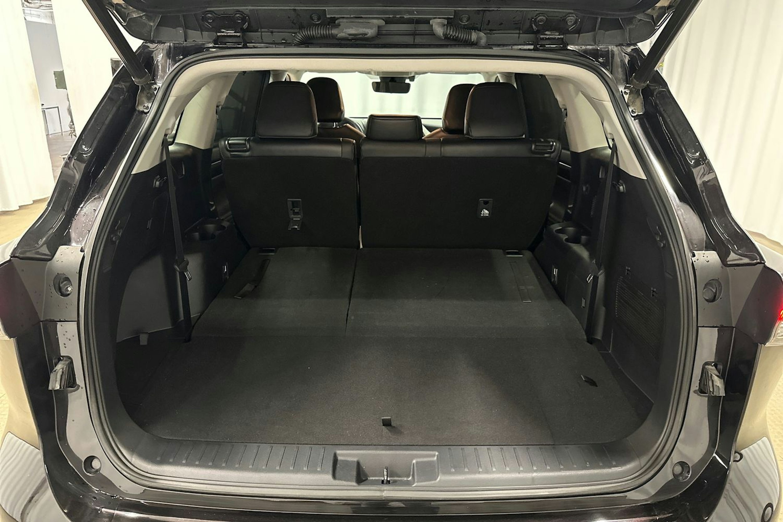 met. ruskea Toyota Highlander 2021 kuva 29.
