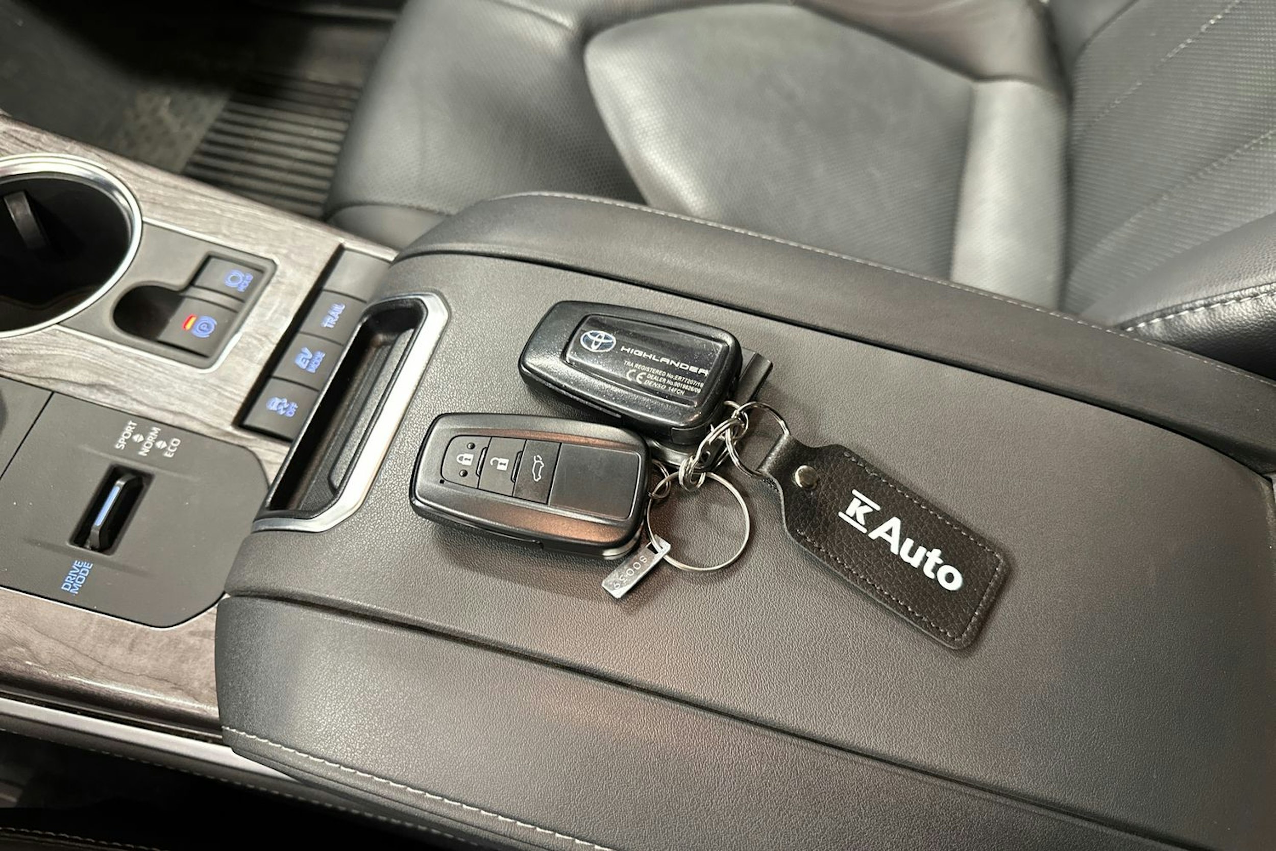 met. ruskea Toyota Highlander 2021 kuva 32.
